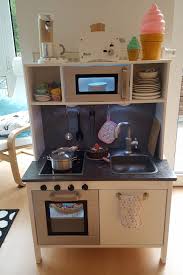 Ich Liebe Ikea Dementsprechend Oft Statten Wir Dem Schwedischen Mobelhaus Einen Besuch Ab Seitdem Klein L Ikea Spielkuche Ikea Kuche Kinder Ikea Duktig Kuche