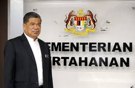 Mat sabu nyaris lemparkan mikrofon kerana kecewa dan marahkan pemimpin pemimpin pas yang bersekongkol dengan umno. Mat Sabu Turning The Tide At Mindef