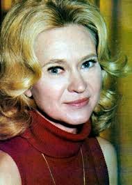 Lydia Bruce (Dr. Maggie Powers):