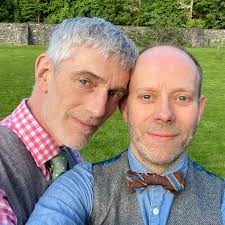 Thank you to all our fantastic artists and customers for an amazing 13  years! Here's to the last day at Ffin y Parc Llanrwst. 🍾 Open 10-4 FFIN Y  PARC GALLERY LLANDUDNO