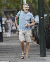 We hope you enjoyed looking at these photos of gary lineker's girlfriend! Gary Lineker 59 Goes For A Stroll In The Same London Neighborhood As His Ex Wife Danielle Bux 41 Aktuelle Boulevard Nachrichten Und Fotogalerien Zu Stars Sternchen