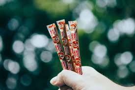 8 batang choki choki boleh sesuai selera 1 kaleng susu kental manis merk bebas baca juga : Best Snacks From The 90s That Ll Kill Your Health Kaodim