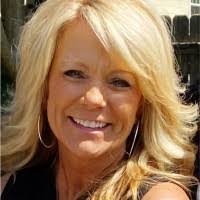 Lisa Clapp's Instagram, Twitter & Facebook