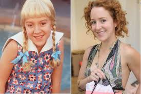 Olivia Hack Cindy Brady Fashion Floral Tops Style