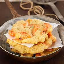 Rissois De Camarao Beignets Aux Crevettes Recettes Recette Beignet Crevette Recettes De Cuisine Recette