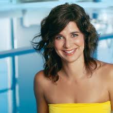 Adding another couple of gold medals to her credit later in her career, she became the second swimmer, after dawn fraser, to win the same individual event at three olympiads in a row. Egerszegi Krisztina Lafemme Hu