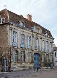 Hotel Deschamps De Charmelieu A Auxerre Auxerre France Auxerre Hotel