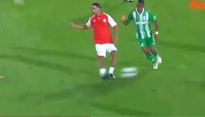 A., best known as atlético nacional, is a colombian professional football club based in medellín.the club is one of only three clubs to have played in every first division tournament in the country's history, the other two teams being millonarios and santa fe. Ronaldinho Rolls Back The Years With Stunning No Look Assist As He Turns Out For Sante Fe Australiannewsreview