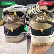 Classic pink flat lace featuring clear plastic aglets. Step 1 Real Vs Fake Nike X Travis Scott Dunks Rear Details