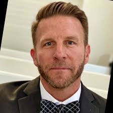 Beau Buzzelli's Instagram, Twitter & Facebook