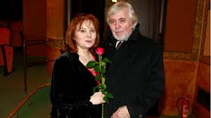 Místo toho, aby si slavný herecký pár jan kačer (75) a nina divíšková (75) užíval zaslouženého stáří, řeší obrovské problémy. Zemrela Oblibena Ceska Herecka Libuse Safrankova Evropa 2