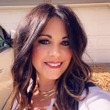 What restaurants in Red Lodge offer special birthday deals or free things?