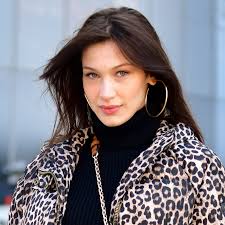 Bella hadid has been slowly lightening her hair for weeks—but now the supermodel can officially be dubbed a blonde, not a brunette. Bella Hadid Dyed Her Hair Dirty Blonde And Looks So Much Like Gigi Photos Allure