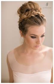 Trendy hairstyle for boys and girls. 10 Beautiful Wedding Hairstyles For Long Hair L Pink Book Weddings