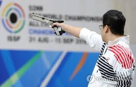Born 24 september 1979) is a south korean sports shooter who competed at the 2004, 2008, 2012 and 2016 summer olympics. Lead Pistol Shooter Jin Jong Oh Grabs 2 Titles At Final World Championship Yonhap News Agency