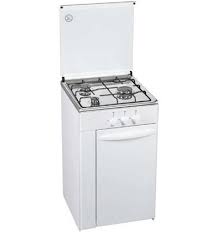 El horno de esta cocina de gas de 3 fuegos se encuentra en la parte inferior, funciona por convección natural a través de un quemador interior tubular esmaltado y tiene capacidad para 3 bandejas gn1/1. Cocina Rommer Cfe 3 3 Fuegos Sin Horno