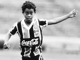 Der offensivspieler stammt aus der jugend von grêmio porto alegre und kam 2001 mit 21 jahren als. Picture Of Ronaldinho Gaucho