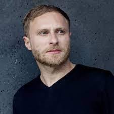 Michael Nast's Instagram, Twitter & Facebook