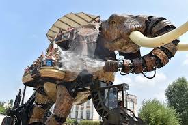 The 49 passengers on board embark on an amazing journey on the ile de nantes. Giant Spiders And The Grand Elephant Les Machines Of Nantes Blooloop