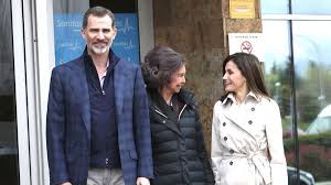 La reina Letizia y la reina Sofía, juntas en el hospital para ver a don Juan Carlos