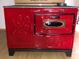 Birçok kişinin çocukluk dönemlerinde hatıralarında önemli bir yer edinen soba, son dönemde yapılan teknolojik değişimlerle birlikte çok farklı çeşitlerde piyasada yerini almaktadır. Kuzine Soba Hakkinda Hersey Buluc Nalbur Yapi Market