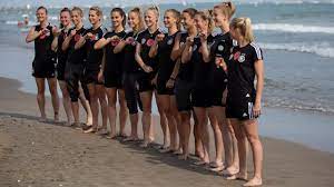 Die fußballerin des jahres wird von den mitgliedern des verbands deutscher sportjournalisten (vds) gewählt und gemeinsam mit dem fachblatt kicker geehrt. Frauen Wm Diese Berufe Haben Die Dfb Fussballerinnen Gelernt