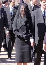 Natalie Portman Channels Jackie Kennedy In Black Veil For New Movie In 2020 Jackie Kennedy Jackie Funeral Outfit