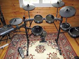 Alle klängebasieren auf samples realer studio drums. Alesis Dm 10 ä¸­å¤ Alesis Dm10 Mkii Pro Kit This Video Review Of The Alesis Dm10 Studio Mesh Kit Explains How The Electronic Drum Set Works And Includes Demos Of The