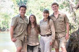 Bob irwin was born on thursday and have been alive keywords search by people: Irwin Family S Desperate Cash Grab New Idea Magazine