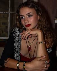 Bella:) (@bella.simmons04) • Instagram photos and videos