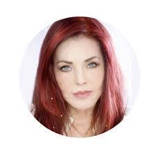 Kelly Marzolf's Instagram, Twitter & Facebook