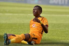 While there were chances that kept the goalkeepers richard ofori for orlando pirates and itumeleng khune for kaizer chiefs busy, chiefs should have taken the lead in the 75th minute. Radebe Pulls Out Of Zimbabwe Squad After Chiefs Tell Him To Rest His Ankle
