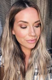 Which of the lips do you like most 😁 A В C. D ဘမသွာ်သ့နု ETerLn 温こ。 ир.  ابهت