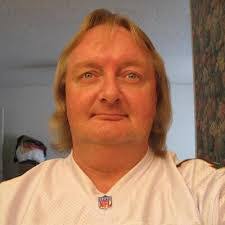 Don Devine's Instagram, Twitter & Facebook