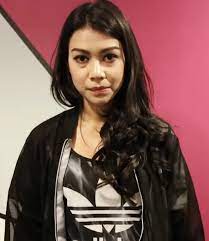 Pelakon, sharifah sakinah memaklumkan dirinya kini telah selamat dan menjalani kehidupan baru di sweden. Sharifah Sakinah Wikipedia Bahasa Melayu Ensiklopedia Bebas