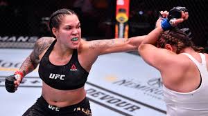 From israel adesanya returning to middleweight and successfully defending his title to a referee failing to notice that a fighter was competing with a dislocated arm, here are the passes and fails from ufc 263. Ufc 250 Amanda Nunes Verteidigt Titel Gegen Spencer