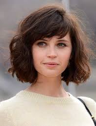 This haircut with fringe bangs is a soft and effortless style. 28 Best Fringe Hairstyle Ideas To Inspire You Oval Face Hairstyles Short Wavy Hair Hair Styles