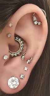 Hubsch Mehrere Ohr Piercing Ideen Fur Frauen Knorpel Helix Daith Ohrringe Ohrlocher Daith Ohrringe Piercing Ideen Ohrringe