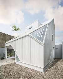 Mengenal ventilasi udara di atap rumah rumahlia com. Bikin Rumah Sejuk 4 Cara Kelola Ruang Bawah Atap Dengan Pengudaraan Semua Halaman Idea