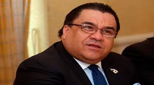 Se va del régimen Arturo Corrales ?