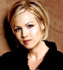 Shannen doherty and jennie garth had a war of words during the aug. Pin By Loupette3279 On Tv Movie Moms I Grew Up Watching Hairstyle Hair Styles 2014 Hair Styles