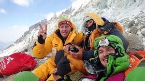 Zdaniem wróblewskiego, zdobycie k2 zimą kończy pewną epokę światowego himalaizmu. Tomasz Mackiewicz Zostal Na Nanga Parbat Polacy Z K2 Uratowali Revol Dziennik Polski