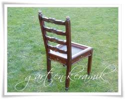 Garten Keramik Man Nehme Einen Alten Stuhl Alte Stuhle Stuhle Keramik