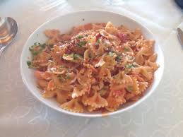 Tagliatelle al sugo di gamberi; Farfalle Nettuno Con Salmone Gamberetti Polpa Di Granchio Panna E Brandy Che Meraviglia Foto Di Ristorante Italia Sicilia Tripadvisor