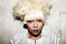 flair im Interview mit Sängerin Ebony Bones