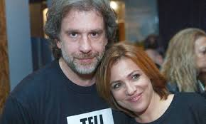 Στον δεύτερο κύκλο της δραματικής σειράς του αντ1 οι ρόλοι αντιστρέφονται. Toymasatoy Stayroy Katw Apo Thn Idia Thleoptikh Stegh Alla Xwria Gossip Tv Gr