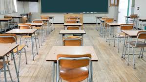 Schools are due to go back after the christmas break next week but due to rising coronavirus cases some schools are facing staggered starts and others will not open at all. Arizona Charters Schools More Than 100 In Danger Of Closing Report Says