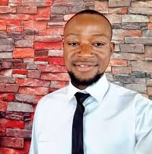 From A Follower 👇👇👇👇😀 @BORN 2 BLOG, plz Una tell d king say make e  change d shoe always na ihn e dae werr. Me na a die hard fan of am