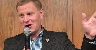 Sell-Out Crowd Attends Roast for Outgoing Alexandria Mayor