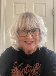 Bang trim: curly or straight version?